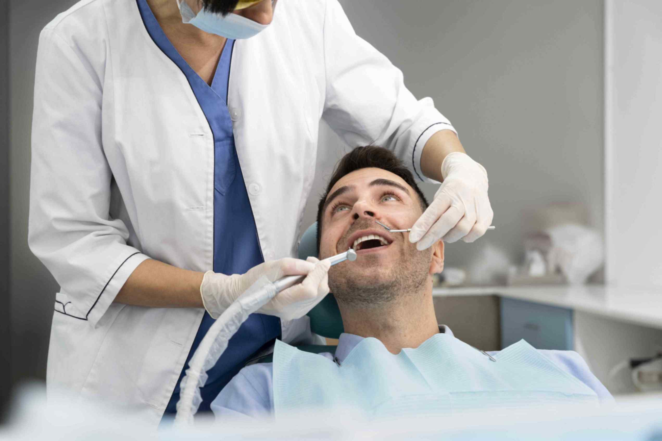 dentist treats the patient to whom he provides by dental hygiene